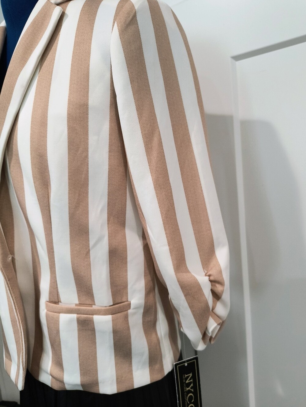 NWT NYCC Tan and White Striped Single-Button Blazer - Picture 3 of 5